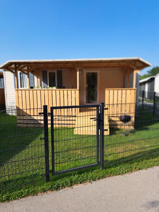 Mobilheim Chalet Bei Georg Seekirchen am Wallersee Εξωτερικό φωτογραφία